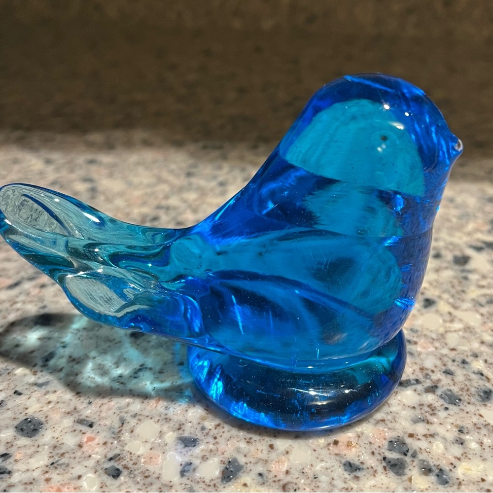 Leo Ward signed 1987 Blue Glass Bird Figurine